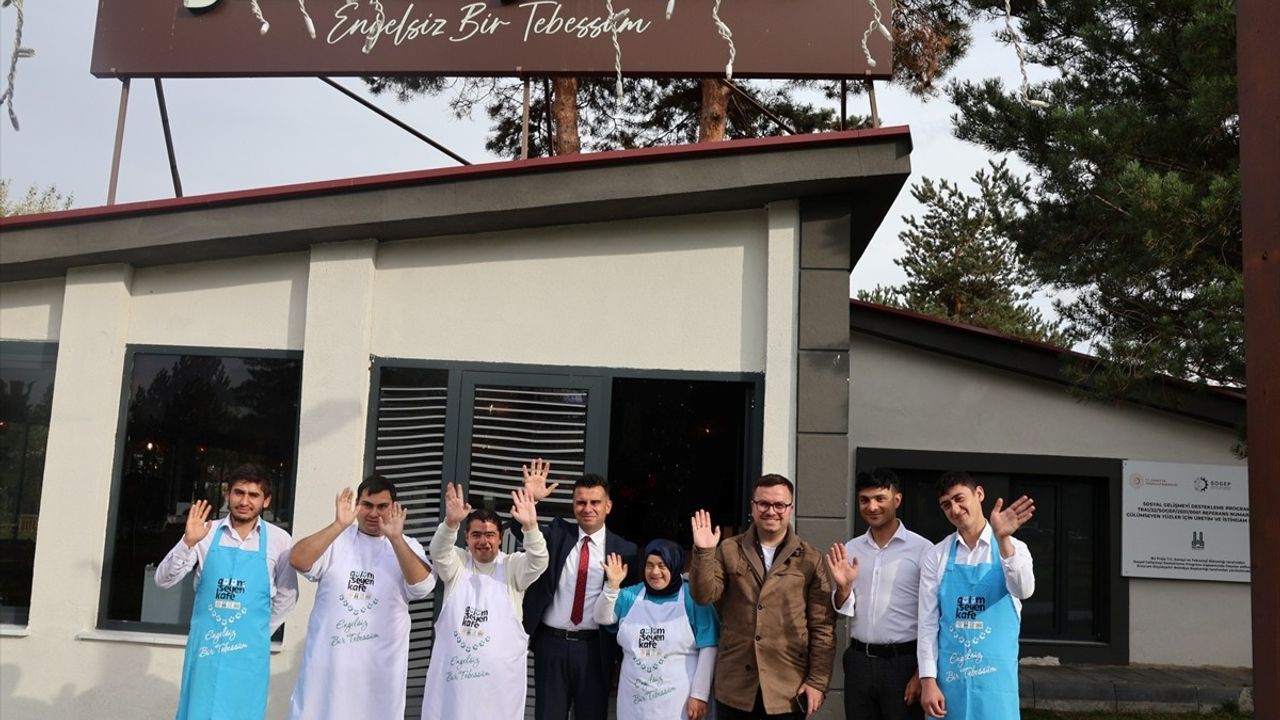 Erzurum'da Engelleri Aşan Bir Kafe: Gülümseyen-Down Kafe