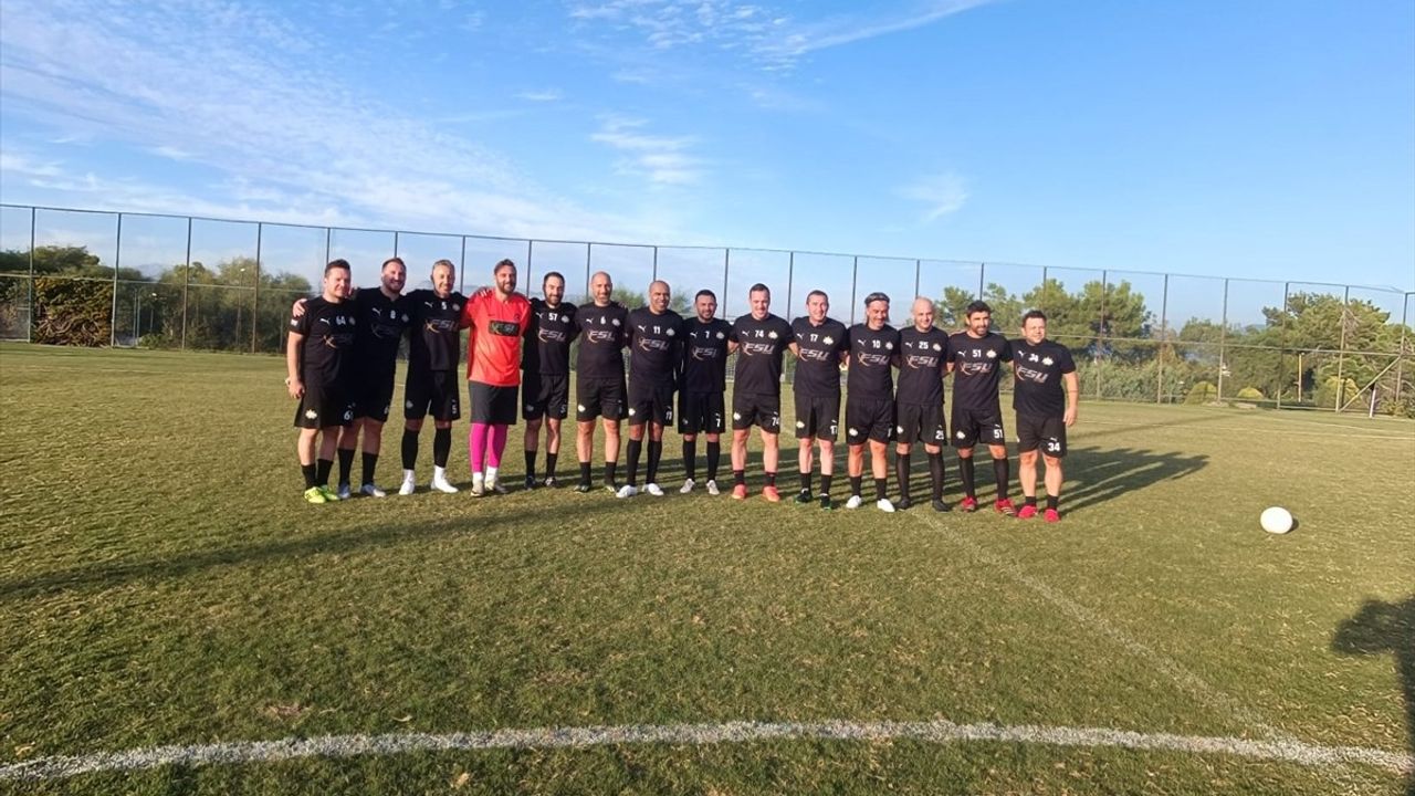 Eski Futbolcular Antalya'da Buluştu
