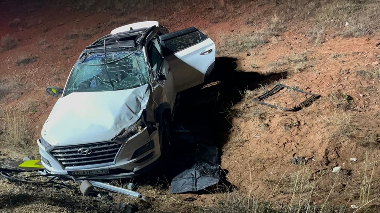 Eskişehir'de Trafik Kazasında Hayatını Kaybeden Genç Kız Toprağa Verildi