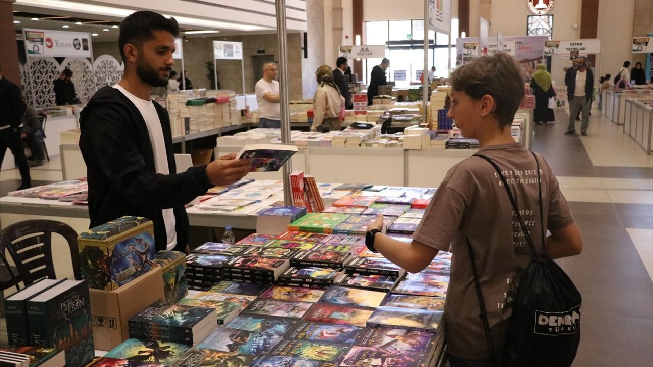 Gaziantep'te 9. Kitap Fuarı Kapılarını Açtı