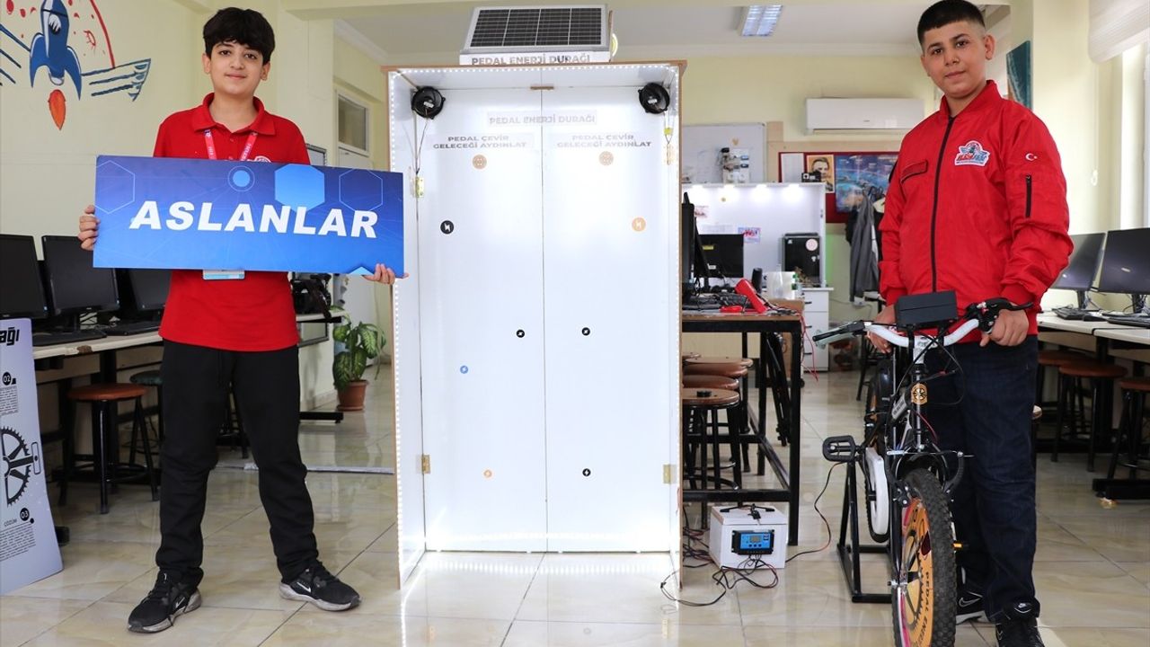 Gaziantep'te Öğrenciler Pedal Çevirerek Elektrik Üretiyor