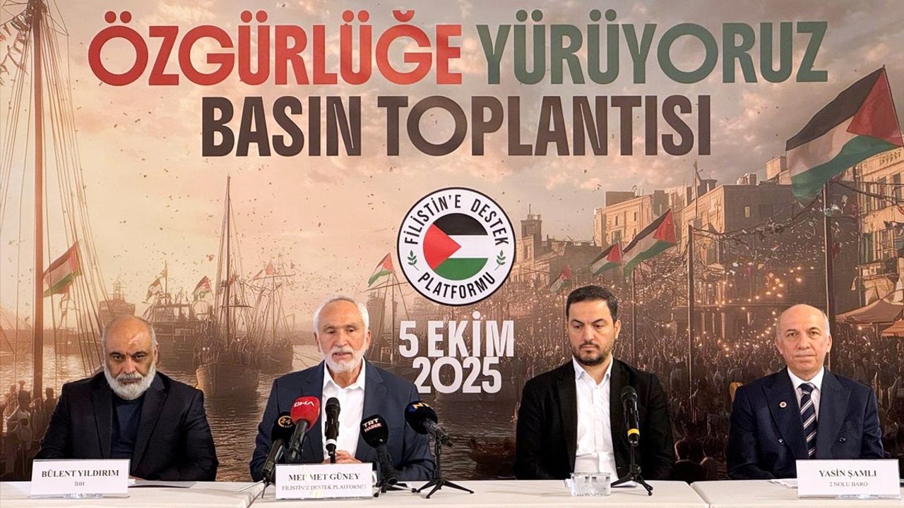 Gazze İçin Özgürlüğe Yürüyoruz: Filistin'e Destek Platformu'nun Eylemi