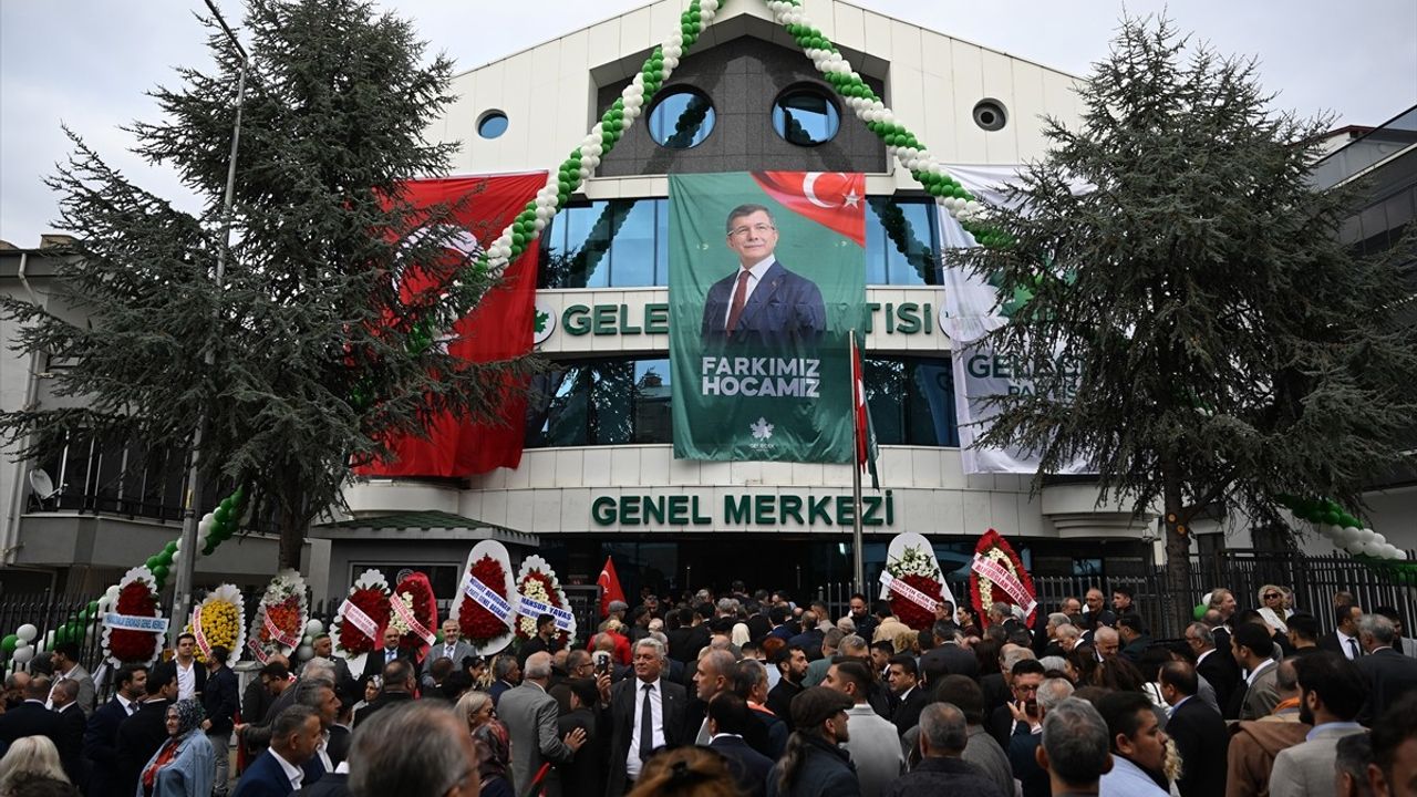 Gelecek Partisi Yeni Genel Merkezini Açtı