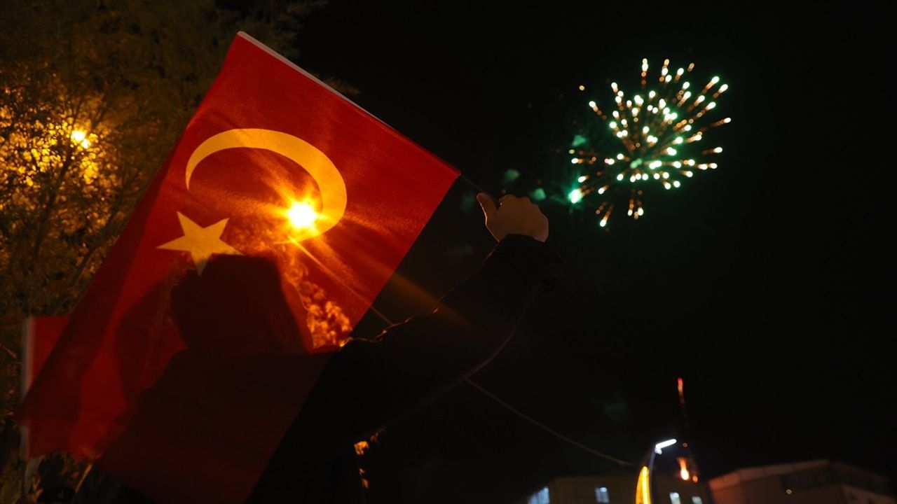 Hakkari'de Cumhuriyet Bayramı Coşkuyla Kutlandı