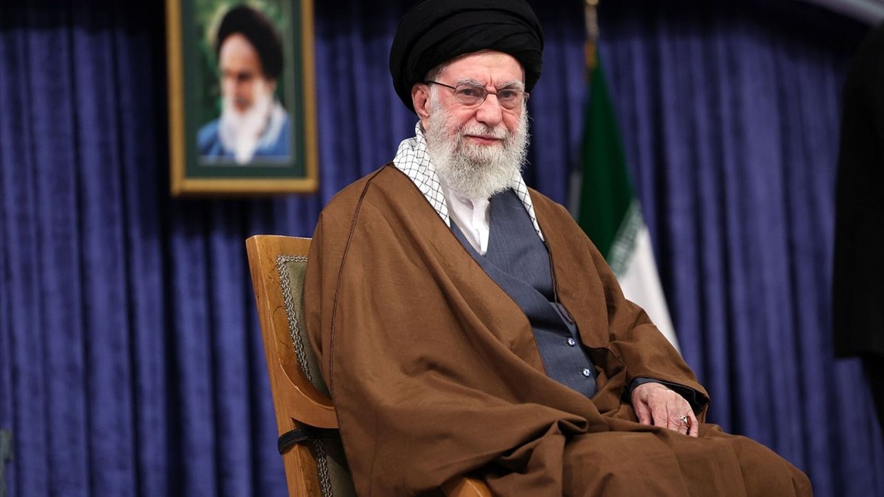 Hamaney'den Trump'a Sert Tepki: Nükleer Sanayi Meselesi