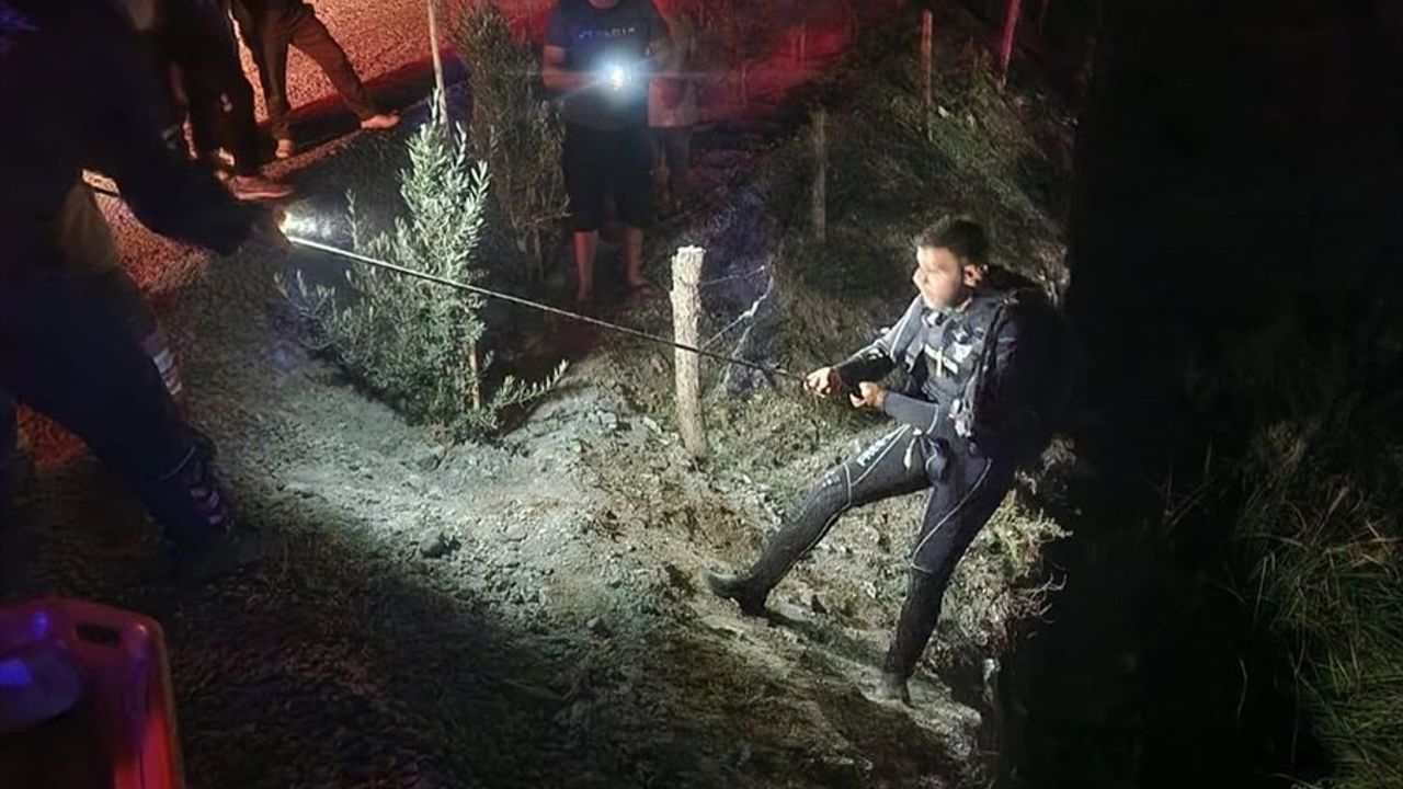 Hatay'da Asi Nehri'ne Devrilen Motosikletin Sürücüsü Yaralandı