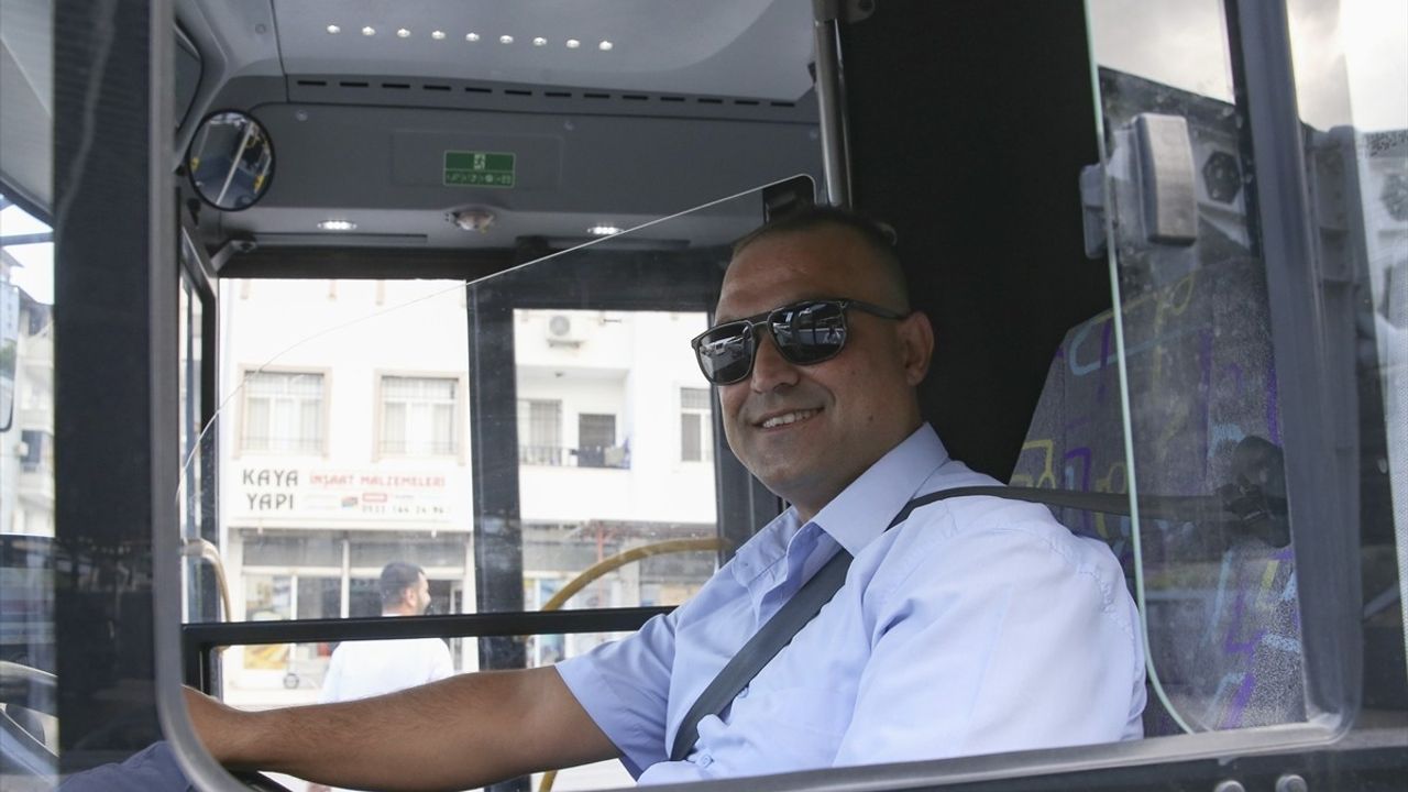 Hatay'da Otobüs Şoföründen Örnek Davranış