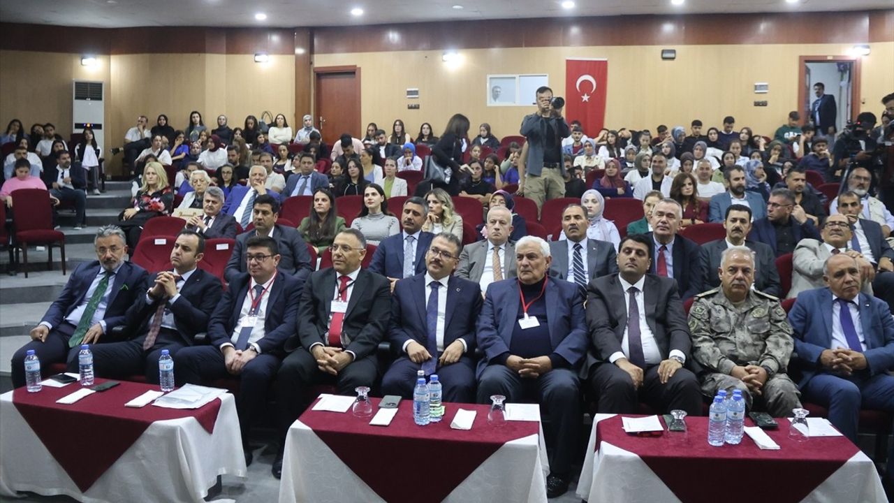 Iğdır'da Uluslararası Dede Korkut Konferansı Düzenlendi