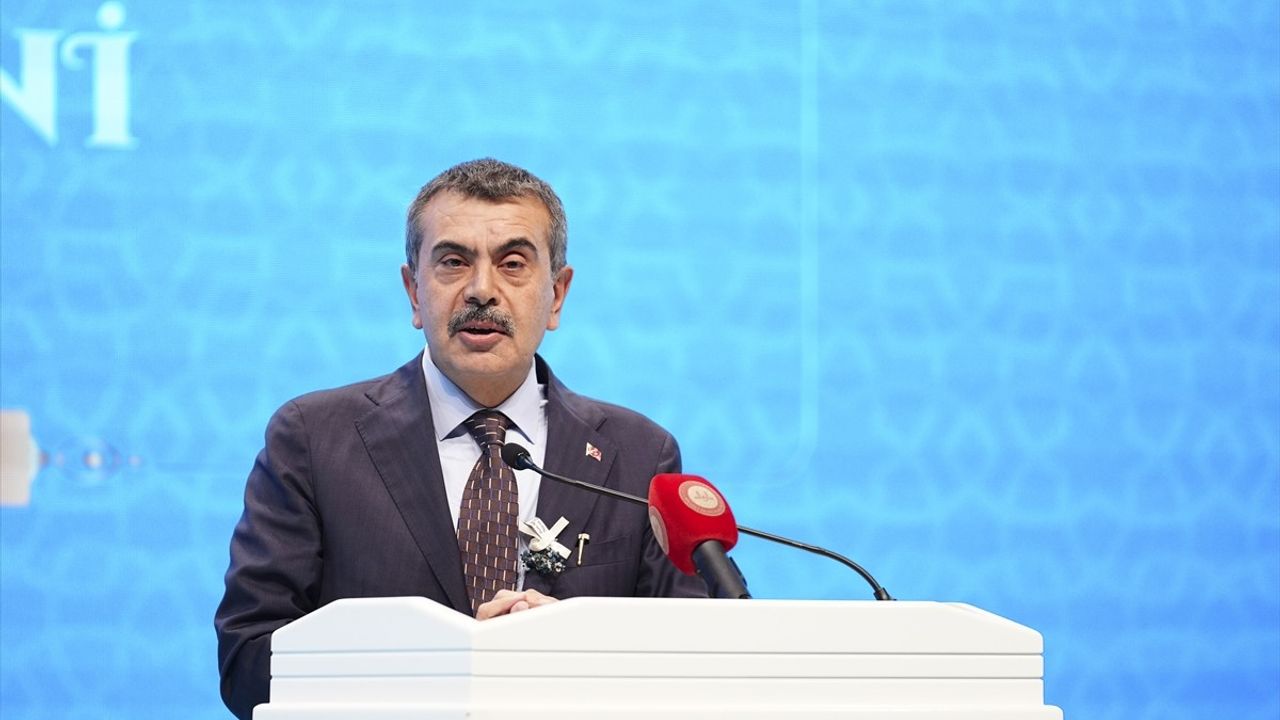 İmam Hatip Okulları 74. Yılda Başarılarını Kutladı