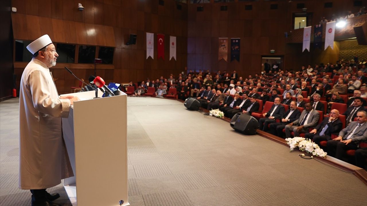İslam Dünyasında Din Görevlisi Yetiştirme Usulleri Sempozyumu