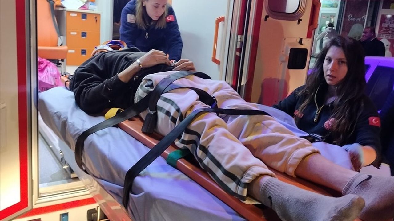 Isparta'da Kamyonet ve Motosiklet Çarpışması: 1 Ölü, 1 Yaralı