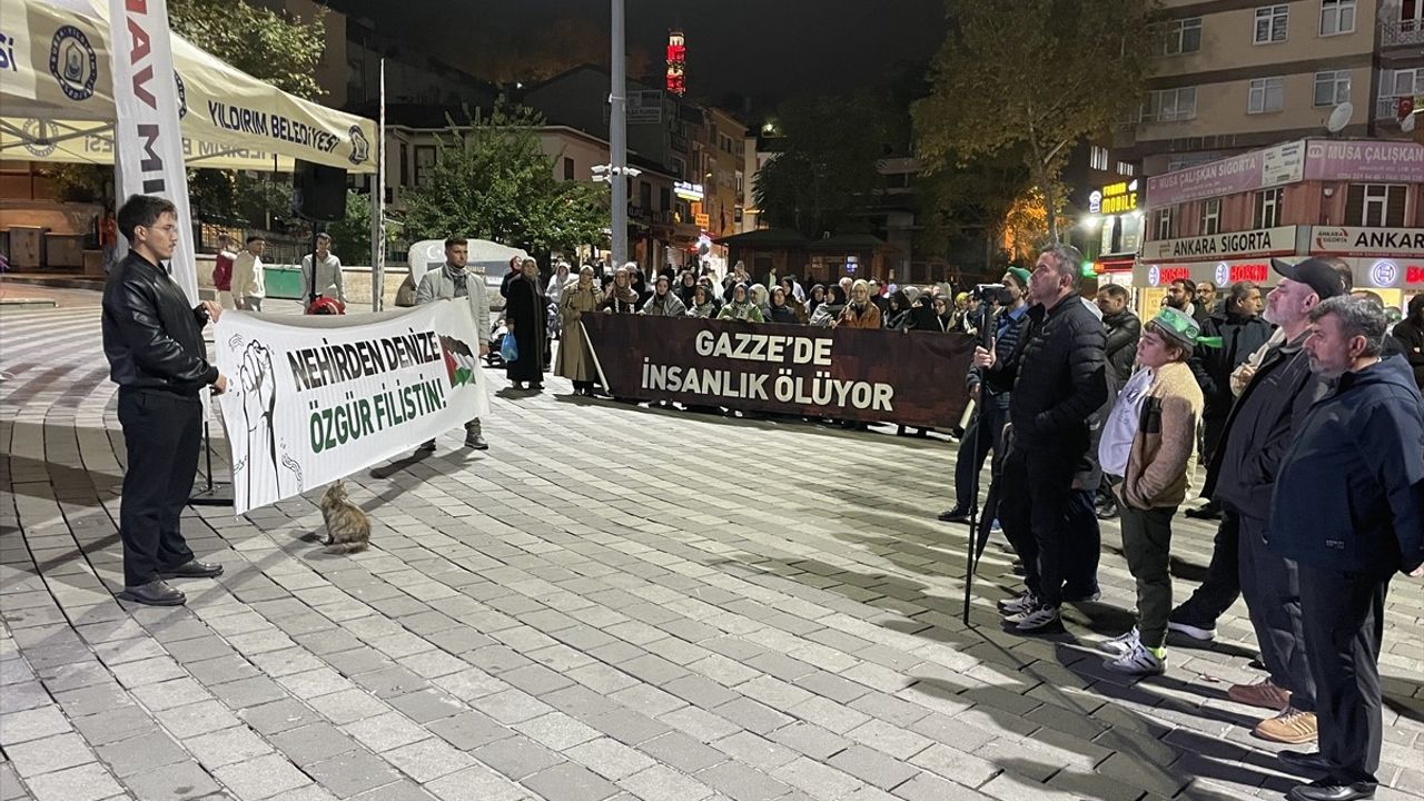 İsrail'in Özgürlük Filosu'na Saldırısı Bursa ve Çanakkale'de Protesto Edildi