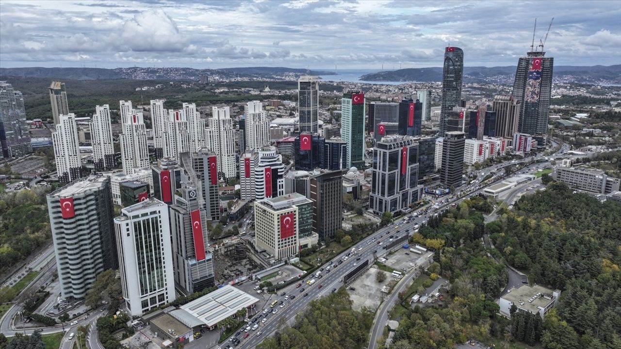 İstanbul Boğazı'nda Cumhuriyet Bayramı Coşkusu
