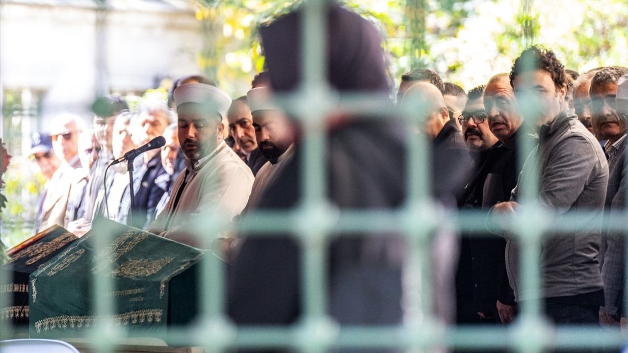 İstanbul'da Avukat Serdar Öktem'in Cenazesi Toprağa Verildi
