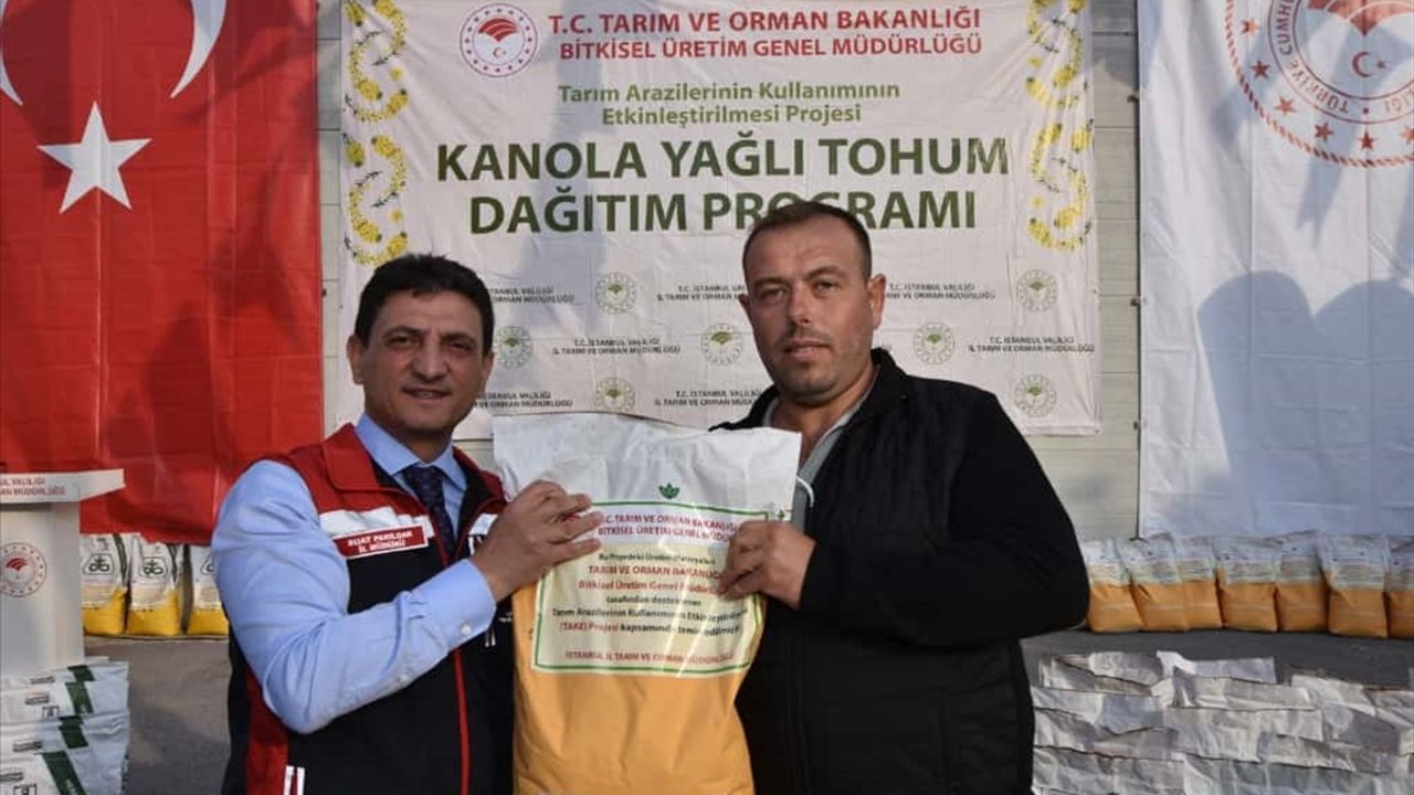 İstanbul'da Çiftçilere Kanola Tohumu Dağıtımı Yapıldı