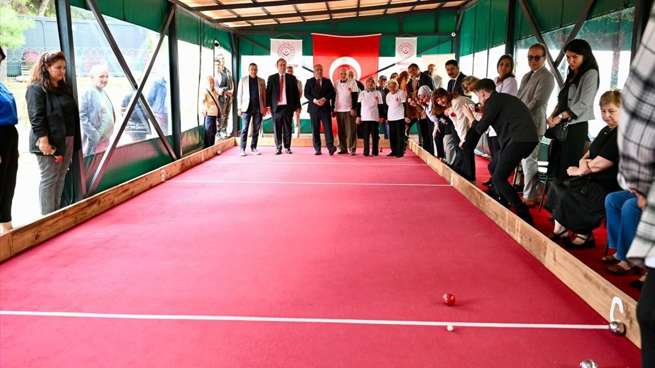 İstanbul'da Dünya Yaşlılar Günü Etkinliği