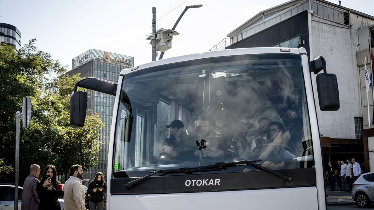 İstanbul'da Ünlü İsimlere Uyuşturucu Operasyonu