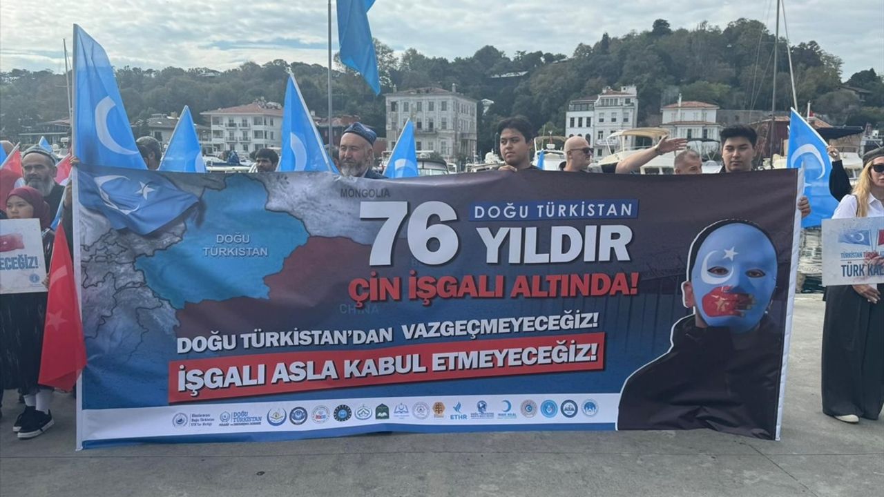 İstanbul'da Uygur Türkleri İçin Protesto