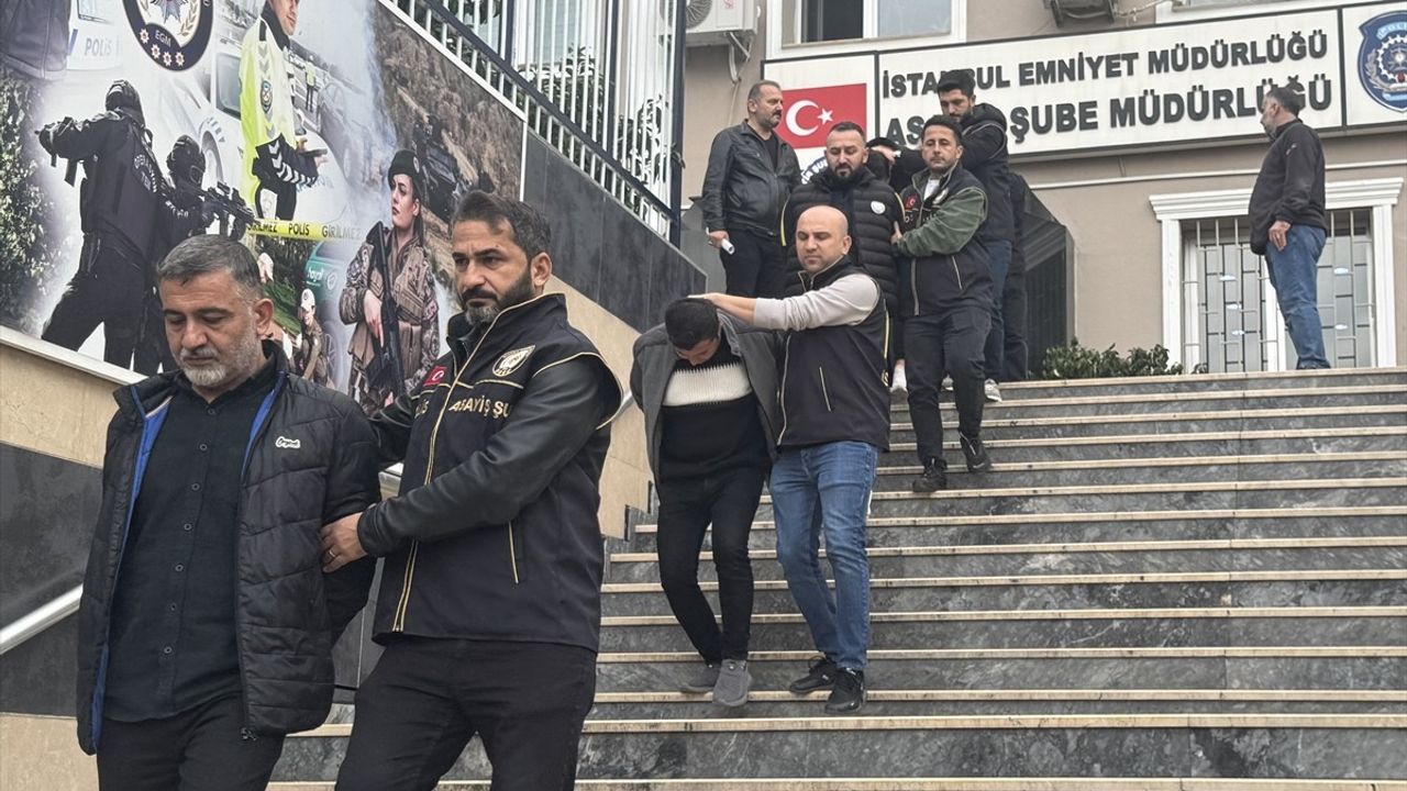 İstanbul Merkezli Oto Hırsızlığı Operasyonu: 74 Gözaltı ve 50 Araç Ele Geçirildi