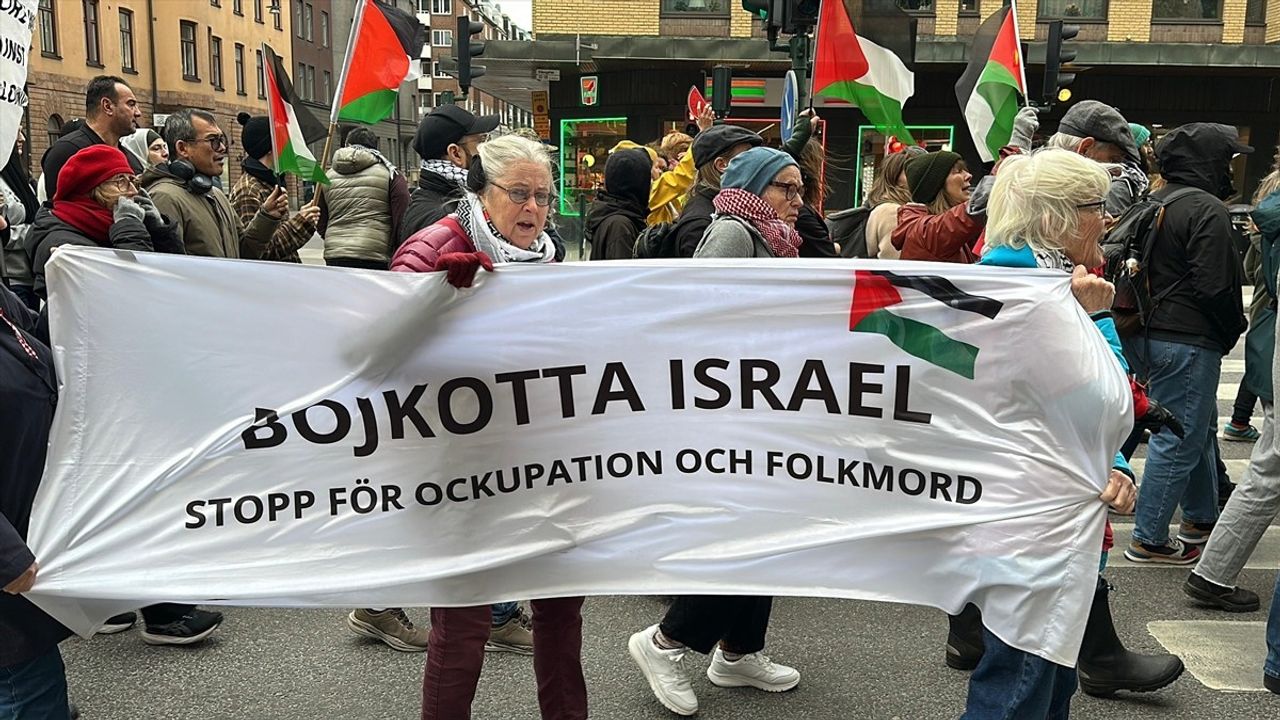 İsveç’te İsrail’in Küresel Sumud Filosu’na Yönelik Saldırısı Protesto Edildi