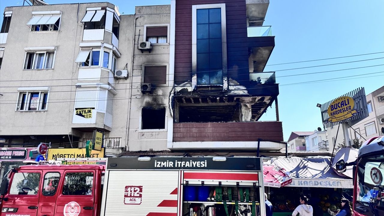 İzmir Buca'da Apartman Yangını