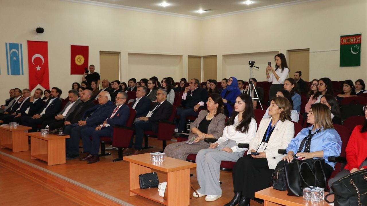 İzmir'de 2. Uluslararası Asya Rönesansı Sempozyumu Başladı