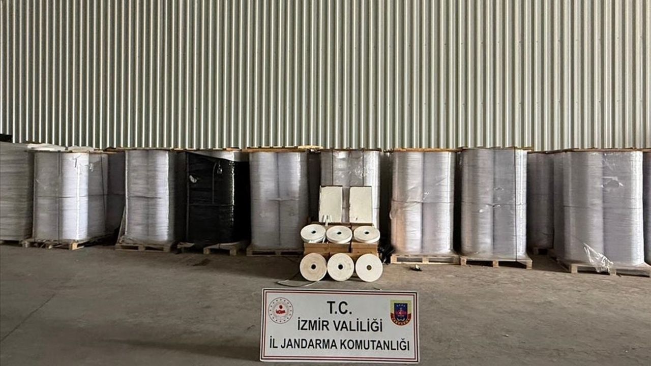 İzmir'de Kaçak Sigara Operasyonu: İki Tutuklama
