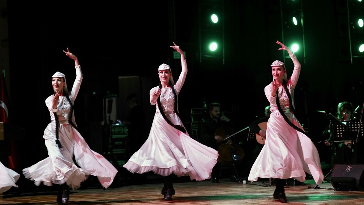 İzmir Devlet Türk Dünyası Dans ve Müzik Topluluğu: 29 Ekim Özel Konseri