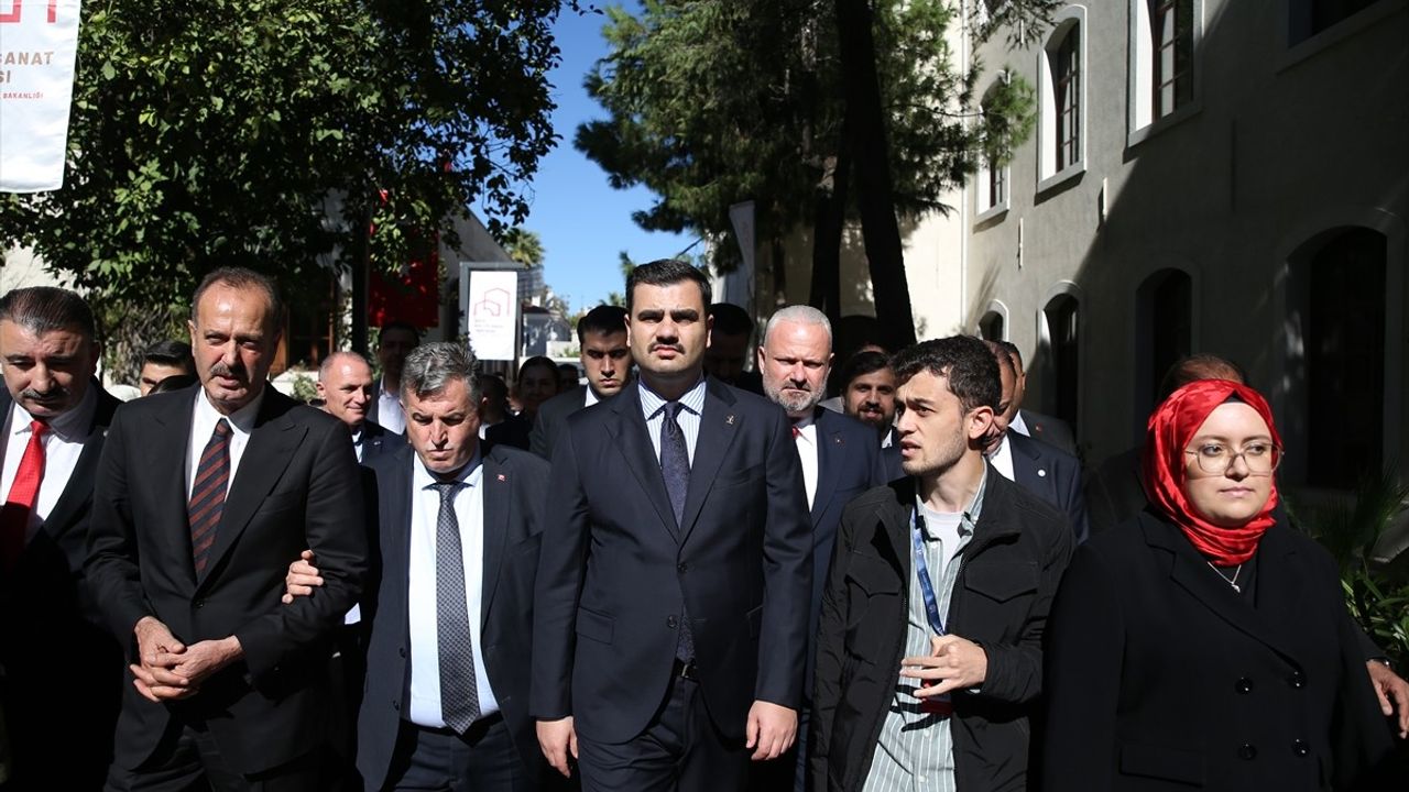 İzmir Kültür Yolu Festivali'nde AK Parti Genel Sekreteri Eyyüp Kadir İnan'ın Ziyareti