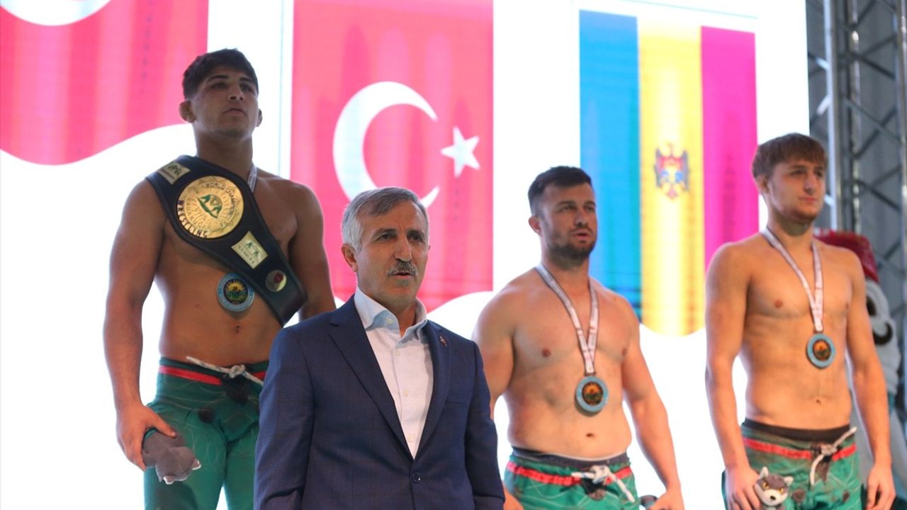 Kahramanmaraş'ta Karakucak Güreşleri Dünya Şampiyonası Tamamlandı