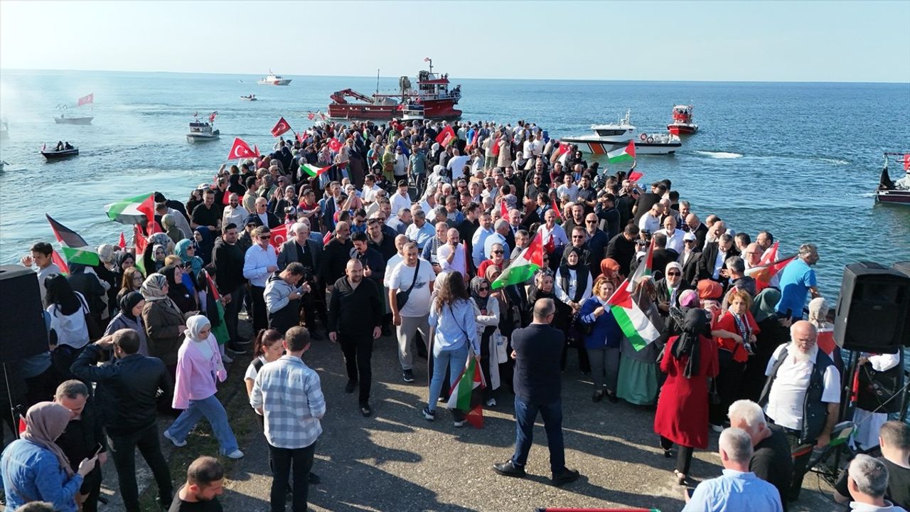 Karadeniz'de Filistin'e Destek Gösterisi