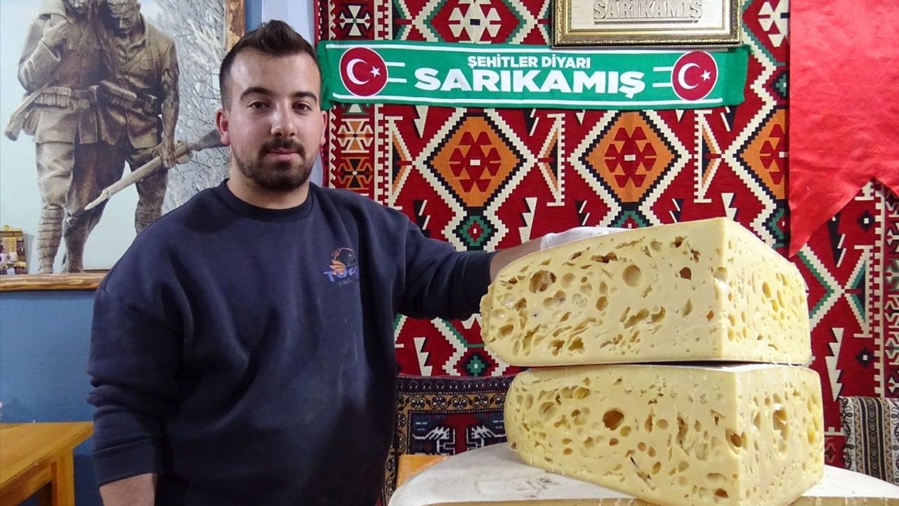Kars'ın Tescilli Gravyer Peyniri Sezonu Açıldı
