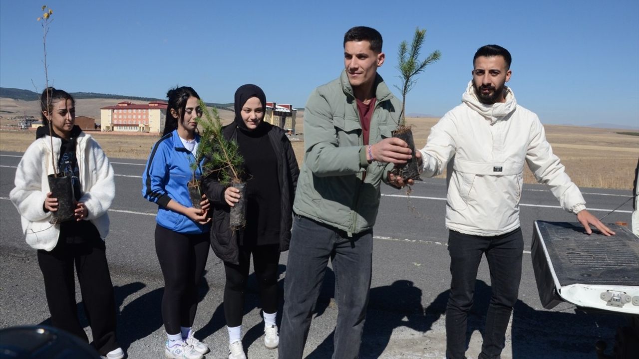 Kars'ta 90 Bin Şehit Anısına Fidan Dikildi