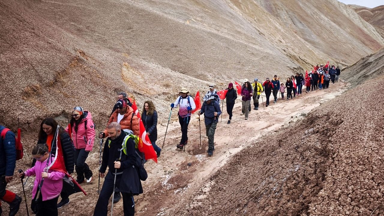 Kars ve Iğdır'da Cumhuriyet Yürüyüşü