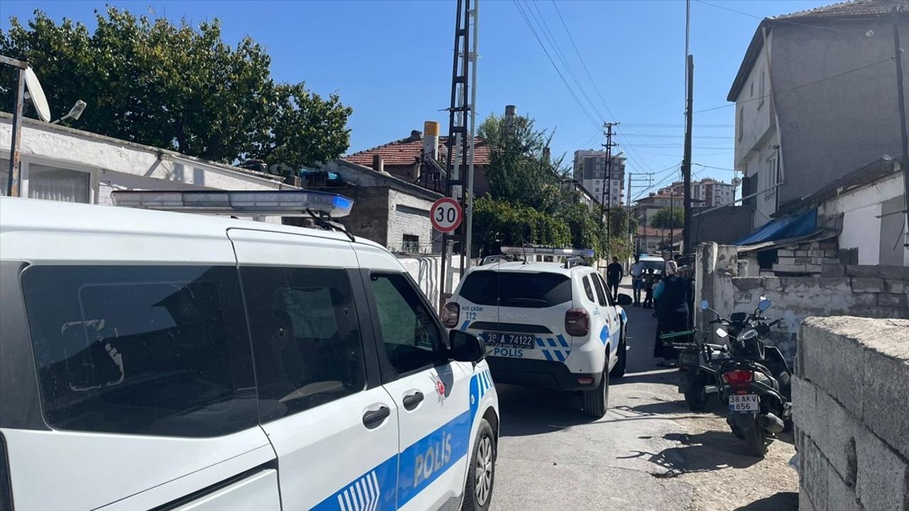 Kayseri'de 32 Yaşındaki Halil Karaçay Evinde Ölü Bulundu