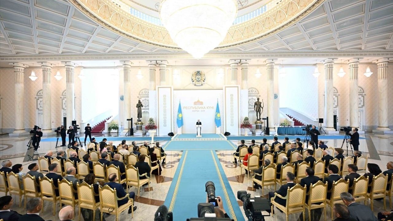 Kazakistan Cumhurbaşkanı Tokayev, Ekonomik Başarıları Değerlendirdi