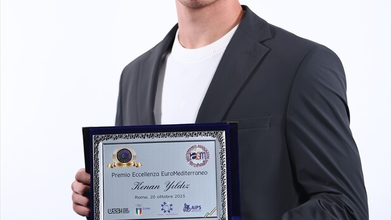 Kenan Yıldız ve Servet Yardımcı, Akdeniz Mükemmeliyet Ödülleri'nde Ödüllendirildi