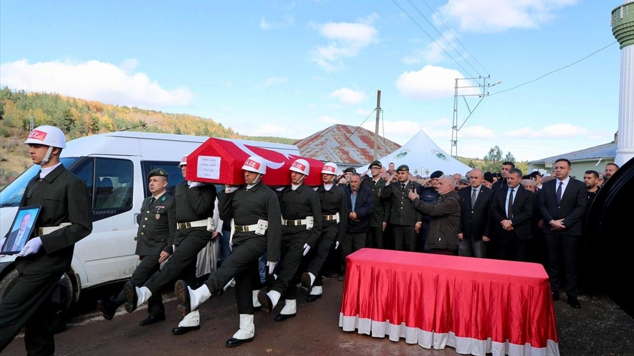 Kıbrıs Gazisi Cemal Şahin Son Yolculuğuna Uğurlandı