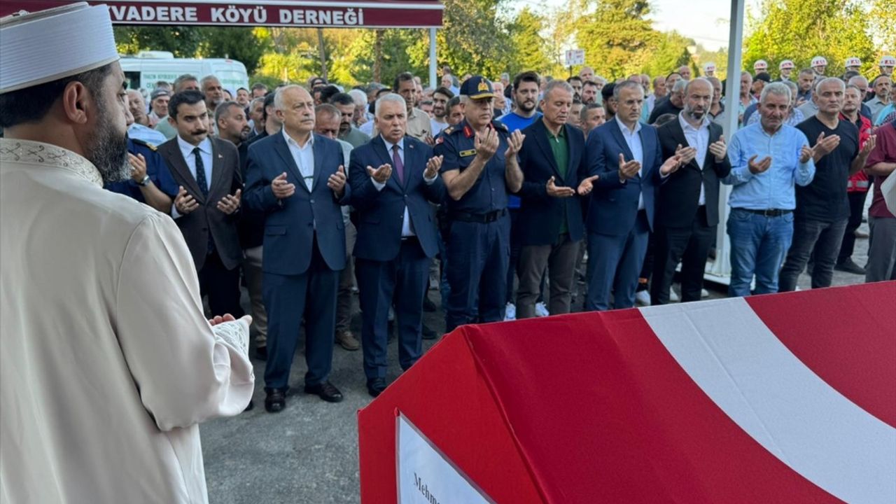 Kıbrıs Gazisi Mehmet Şahintaş, Trabzon'da Son Yolculuğuna Uğurlandı