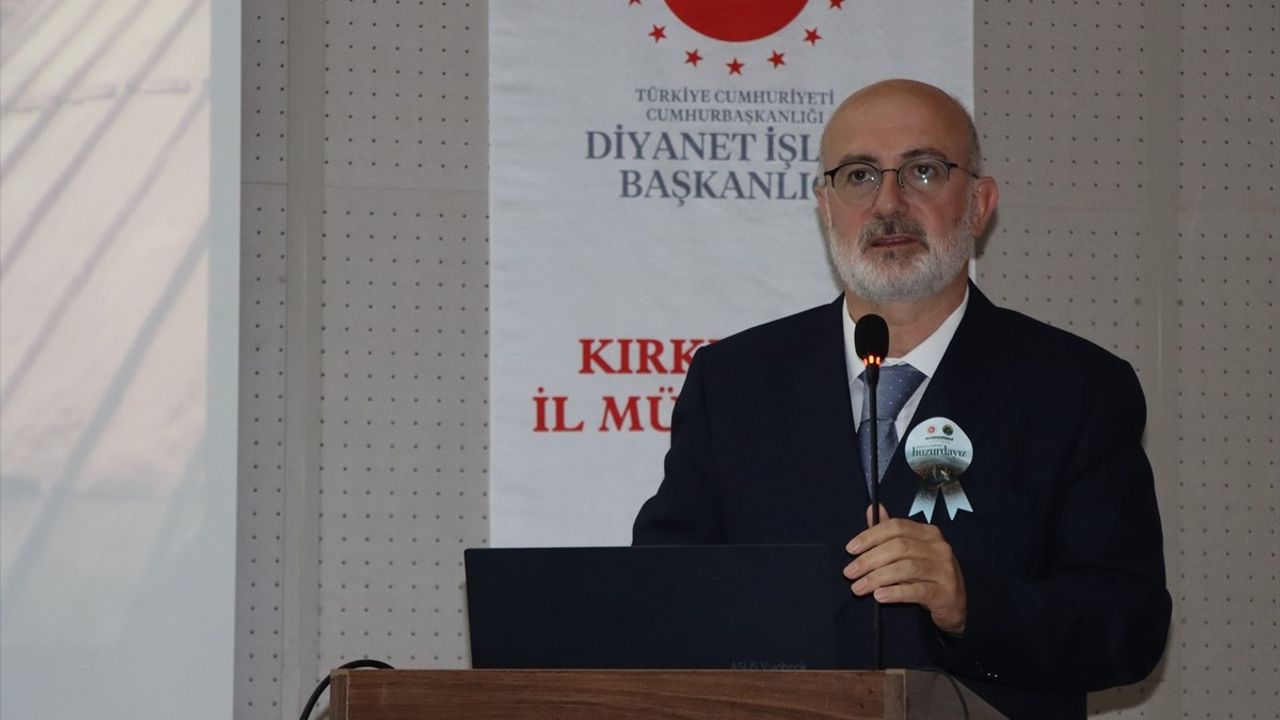 Kırklareli'nde Aile ve Camilerin Önemi Üzerine Konferans Düzenlendi