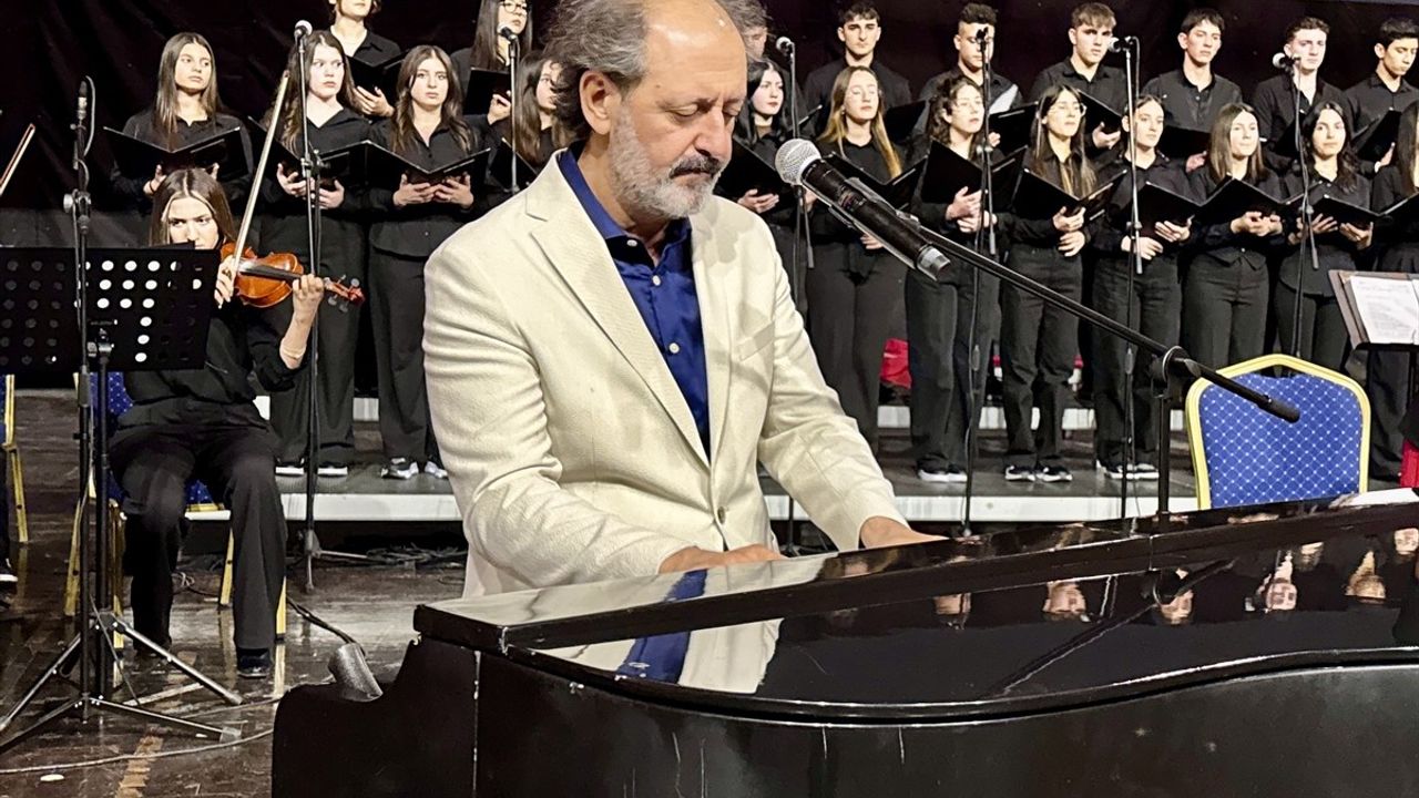 Kırşehir'de 'Kim Var' Sanat Etkinliği Düzenlendi