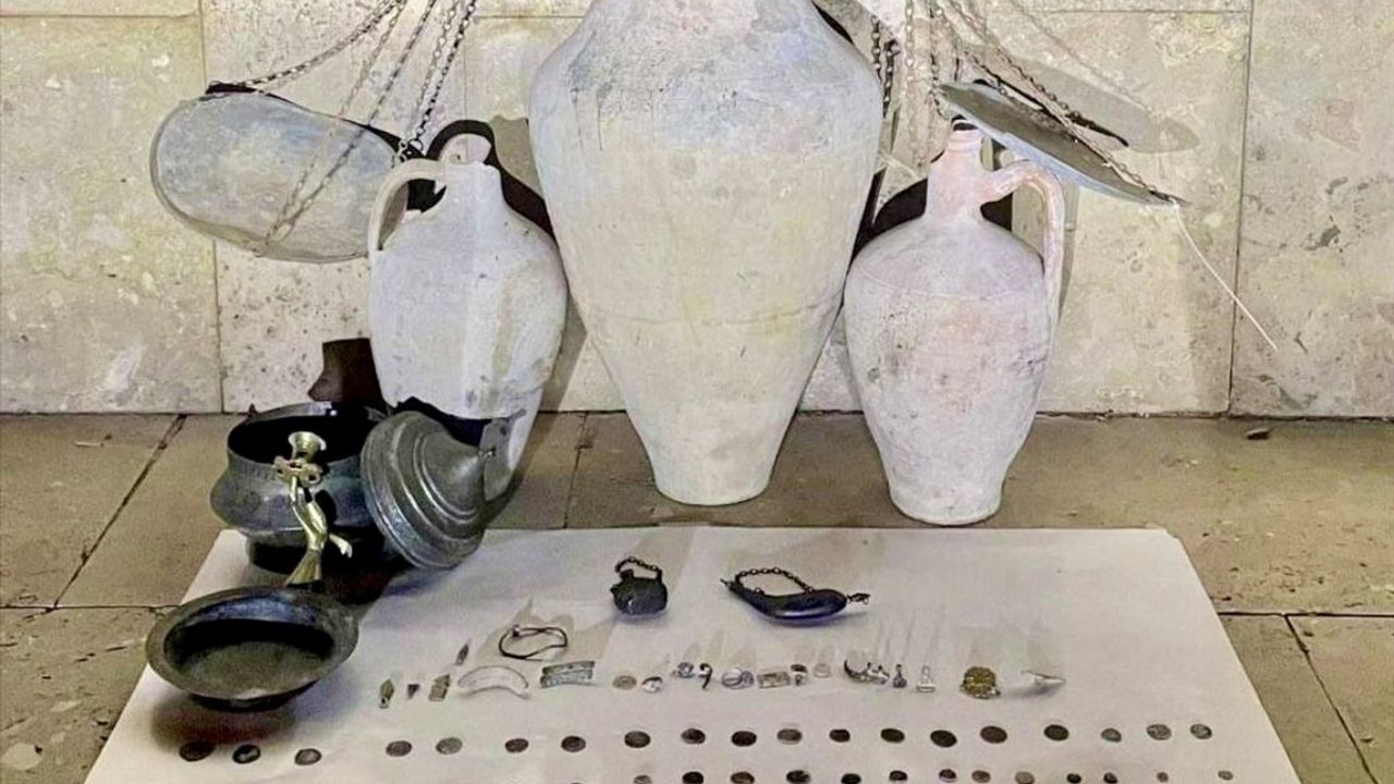Kırşehir'de Tarihi Eser Tacirleri Yakalandı