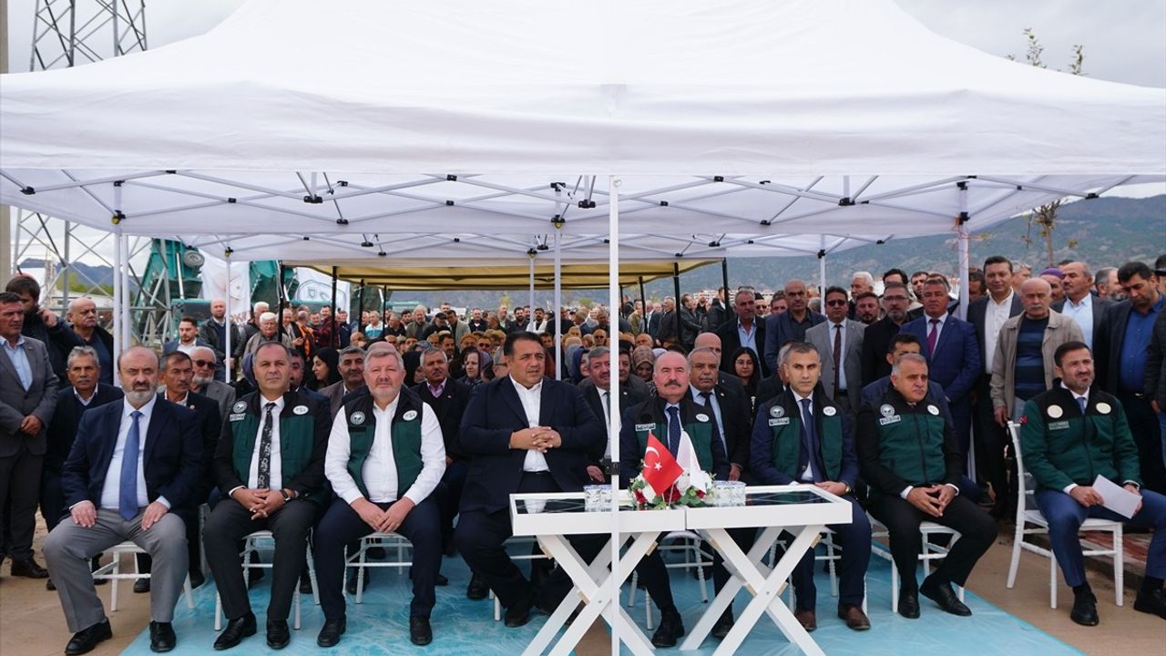 Kızılırmak Nehri'nde Şişme Kauçuk Savak Projesinin Temeli Atıldı
