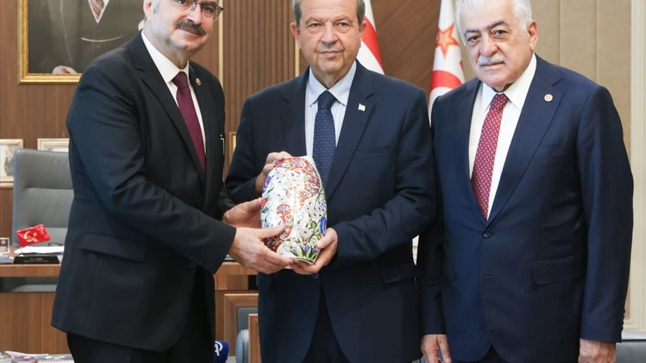 KKTC Cumhurbaşkanı Tatar, Dostluk Gruplarını Ağırladı