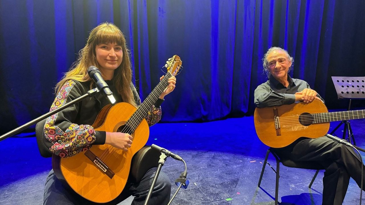 Klasik Gitarın Yıldızı Julia Schuler İstanbul'da Konser Verdi