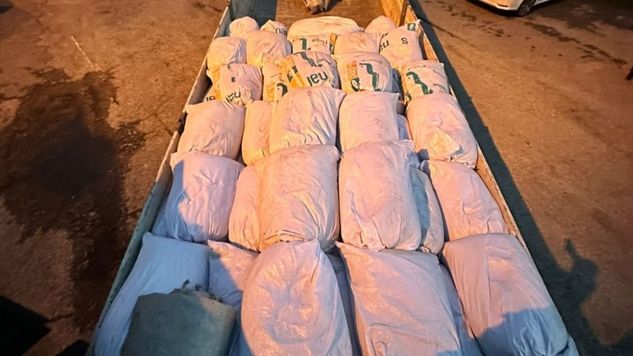 Kocaeli'de 2 Ton Kaçak Tütün Operasyonu