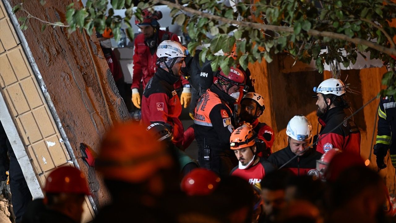 Kocaeli'de Çöken Bina: Levent Bilir'in Cenazesi Bulundu