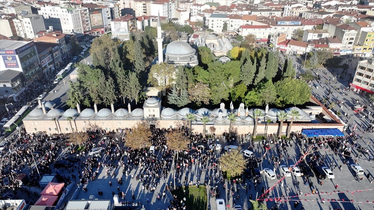 Kocaeli'de Çöken Binanın Enkazından 4 Cenaze Çıkarıldı