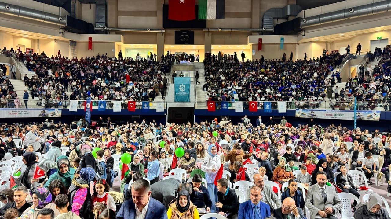 Kocaeli'de Ebeveynler 'Filistin' için Kitap Okudu