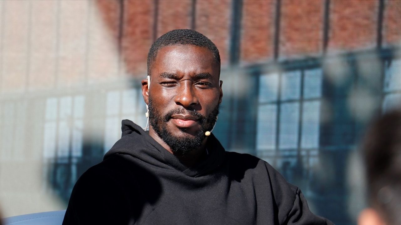 Kocaelispor'un İlk 15. Kitap Fuarı'na Ziyareti